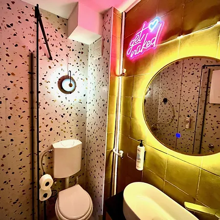 Macedonia Square 22 - Pedestrian Street * סקופיה