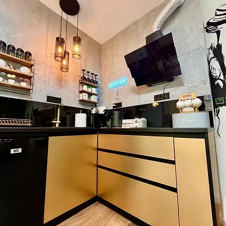 Macedonia Square 22 - Pedestrian Street דירה סקופיה