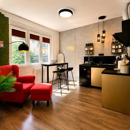 Macedonia Square 22 - Pedestrian Street Apartment Skopje